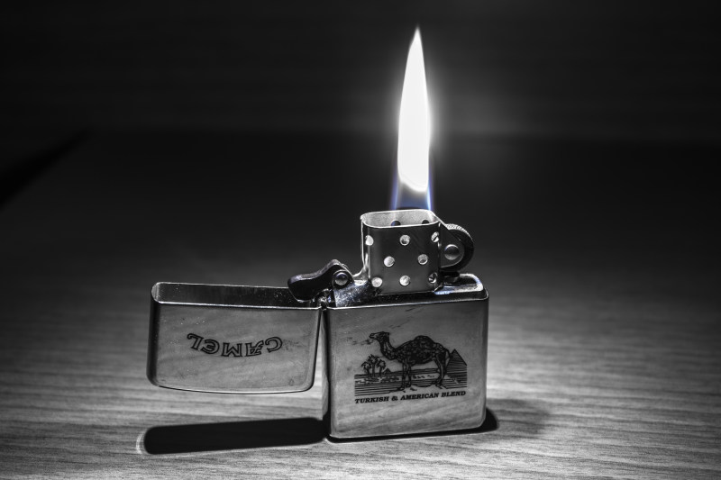 黑白黑白亮|zippo,光,单色,打火机,明亮,火,火焰,热,燃烧,黑白-海量高质量免版权图片素材-设计师素材-摄影图片-mitapix-美塔图像