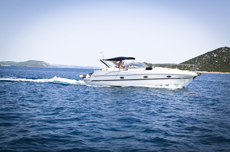 白色快艇上的水体White Speedboat on Body of Water|Blue,boat,Clouds,coast,cruise,Luxury,marina,maritime,motorboat,nautical,Ocean,outdoors,person,Sea,seascape,seashore,Sky,transportation system,Travel,view,Water,watercraft,waves,White,yacht,云,人,天空,户外,摩托艇,旅行,查看,水,波浪,海,海事,海岸,海景,海洋,海滨,游艇,白色,码头,航海,船,船舶,蓝色,豪华,运输系统,邮轮-海量高质量免版权图片素材-设计师素材-摄影图片-mitapix-美塔图像