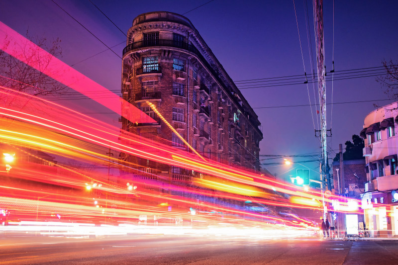 延时摄影的棕色的混凝土建筑Time-lapse Photography of Brown Concrete Building|Blur,buildings,Car,City,downtown,dramatic,dusk,evening,fast,highway,Illuminated,Light,light streaks,Lights,long exposure,motion,Night,outdoors,road,speed,Street,time-lapse,traffic,transportation system,Travel,Urban,Vehicle,交通,傍晚,光,光条纹,在户外,城市,市中心,延时,建筑,快,戏剧性,旅游,晚上,模糊,汽车,灯,照明,街道,路,车辆,运动,运输系统,速度,长时间的曝光,高速公路-海量高质量免版权图片素材-设计师素材-摄影图片-mitapix-美塔图像