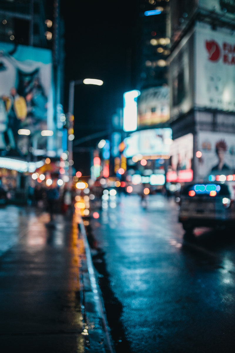 晚上模糊的一个城市Blurred Shot of a City at Night|城市,城市的灯光,晚上,有选择性的重点,模糊,汽车,的焦点,的角度来看-海量高质量免版权图片素材-设计师素材-摄影图片-mitapix-美塔图像