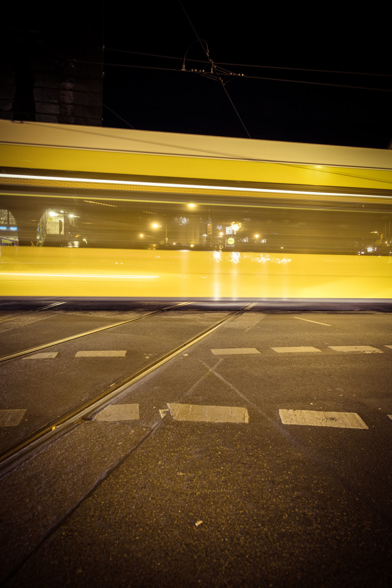 火车站夜景照片|夜间,模糊,灯光,街道,道路,长时间曝光,高速公路-海量高质量免版权图片素材-设计师素材-摄影图片-mitapix-美塔图像