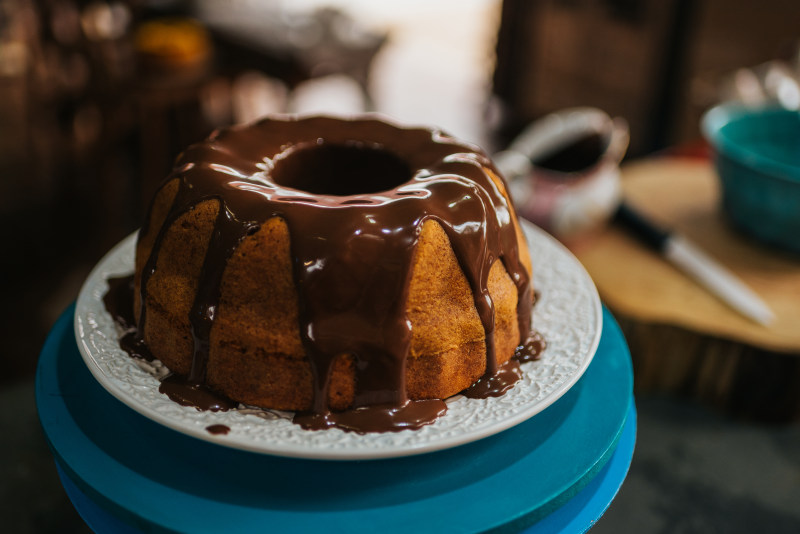 板上的巧克力蛋糕Chocolate Cake on Plate|blurred background,cake,chocolate,chocolate cake,closeup,delicious,dessert,Focus,food,pastry,plate,Sweet,tasty,巧克力,巧克力蛋糕,板,模糊背景,焦点,特写,甜,甜点,糕点,美味,蛋糕,食品-海量高质量免版权图片素材-设计师素材-摄影图片-mitapix-美塔图像