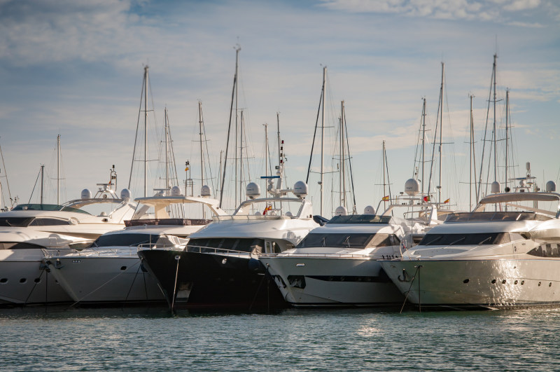 五条游艇在水体Five Yachts on Body of Water|boat,boats,dock,harbor,harbour,marina,nautical,Ocean,pier,port,sailboat,sailboats,Sea,Water,watercraft,yacht,yachts,帆船,水,海,海洋,港口,游艇,码头,航海,船,船只-海量高质量免版权图片素材-设计师素材-摄影图片-mitapix-美塔图像