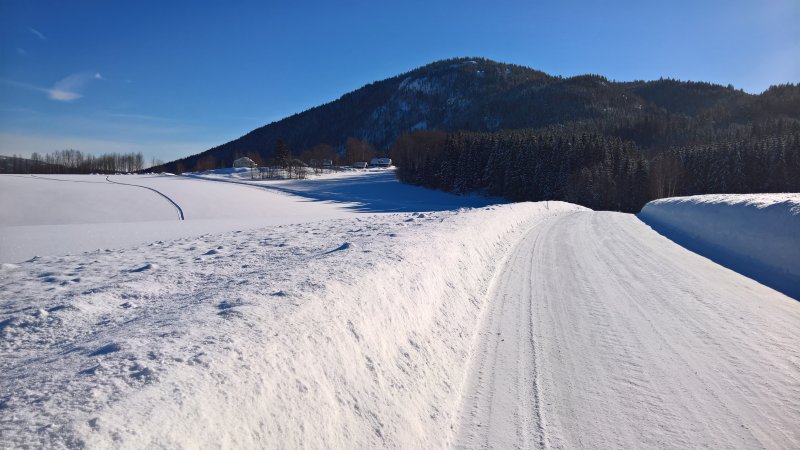 雪域风光|冬天,天气,天空,季节,寒冷,山脉,户外,日光,树木,道路,雪,风景-海量高质量免版权图片素材-设计师素材-摄影图片-mitapix-美塔图像