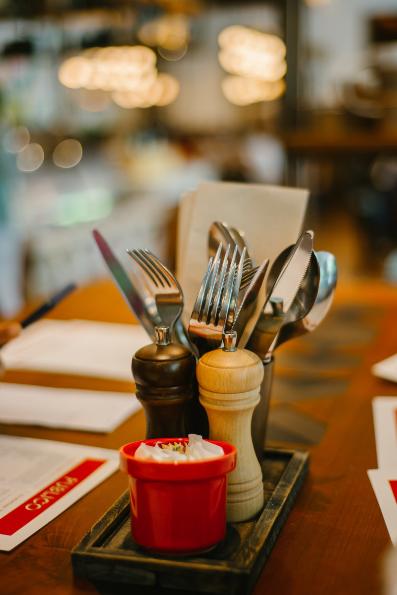 浅焦点摄影的餐具Shallow Focus Photography Of Flatware|刀,勺子,叉,表,银器,餐具-海量高质量免版权图片素材-设计师素材-摄影图片-mitapix-美塔图像