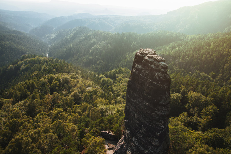 日光雾|山,岩石,户外,树木,白天,自然,阳光,雾,风景-海量高质量免版权图片素材-设计师素材-摄影图片-mitapix-美塔图像