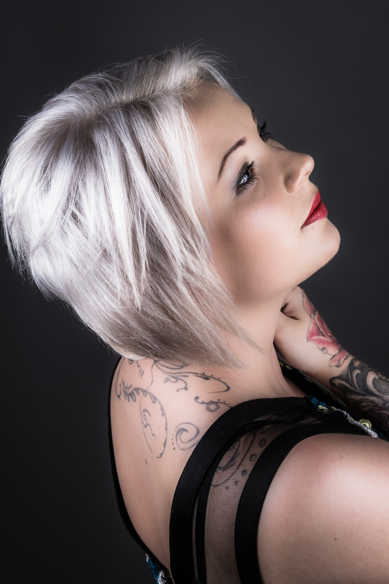 女人穿黑色衬衫的纹身和红色口红Woman Wearing Black Shirt With Tattoo and Red Lipstick|eye,face,Fashion,female,hair,hairstyle,lady,lips,makeup,person,photo studio,photoshoot,Portrait,pose,posture,red,skin,studio,tattooed,tattoos,woman,人,化妆,发型,嘴唇,头发,女子,女性,姿势,工作室,拍摄,时尚,构成,照相馆,皮肤,眼睛,红色,纹身,肖像,脸,那位女士-海量高质量免版权图片素材-设计师素材-摄影图片-mitapix-美塔图像