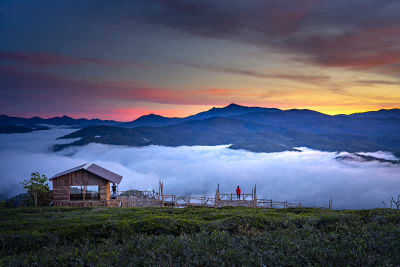 俯瞰, 光, 光线-云,俯瞰,光,光线,原本,夏天,夏季,山,山峰,山脉,户外,旅行,日落,晚间,景观,有雾,木,木头,水,美景,背光,舱,草,轻的,雾,风景,黄昏,黎明-海量高质量免版权图片素材-设计师素材-摄影图片-mitapix-美塔图像