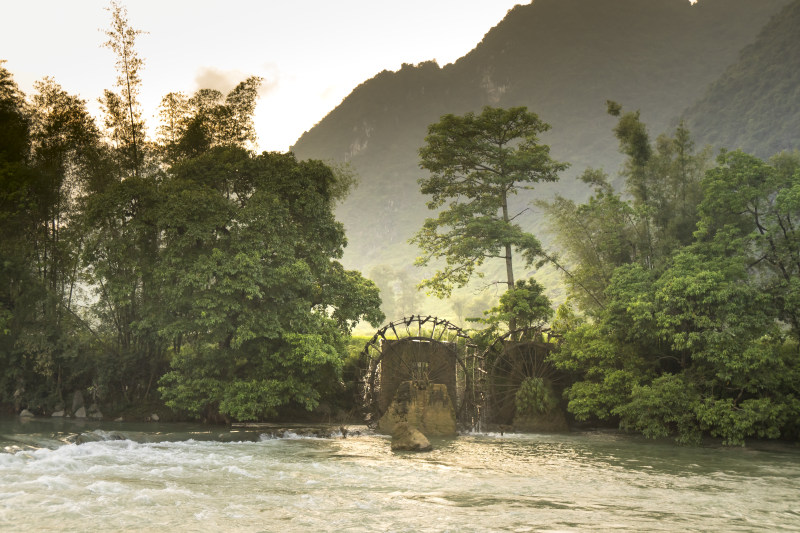 原本, 夏天, 夏季|原本,夏天,夏季,天性,山,性质,户外,旅游,旅行,日光,景观,木,木头,树木,树林,森林,水,水轮,河,漂亮,瀑布,环境,绿色,美丽,美景,自然,阳光,雨林,雾,风景-海量高质量免版权图片素材-设计师素材-摄影图片-mitapix-美塔图像