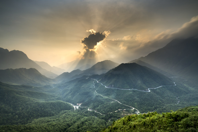 多云的, 天性, 天空|云,多云的,天性,天空,山,山峰,山脉,性质,户外,日落,景观,有雾,树木,树林,森林,环境,美景,自然,自然桌面,道路,阳光,雾,风景-海量高质量免版权图片素材-设计师素材-摄影图片-mitapix-美塔图像