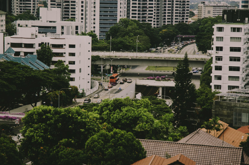 交通系统, 公寓建筑, 城市|交通系统,从上面,公寓建筑,城市,增长,外观,屋顶,市中心,市容,建筑,户外,房子,无人机视图,无人空拍机,日光,明亮,景观,树木,桥,汽车,环境,现代,白天,空中拍摄,空中镜头,空拍图,空拍影像,空拍机连续镜头,穿越,窗口,绿色,美景,航空摄影,街,街道,视力,设计,车子,车辆,过马路,运输系统,道路,阳光,颜色,风景,饭店,鸟瞰图-海量高质量免版权图片素材-设计师素材-摄影图片-mitapix-美塔图像