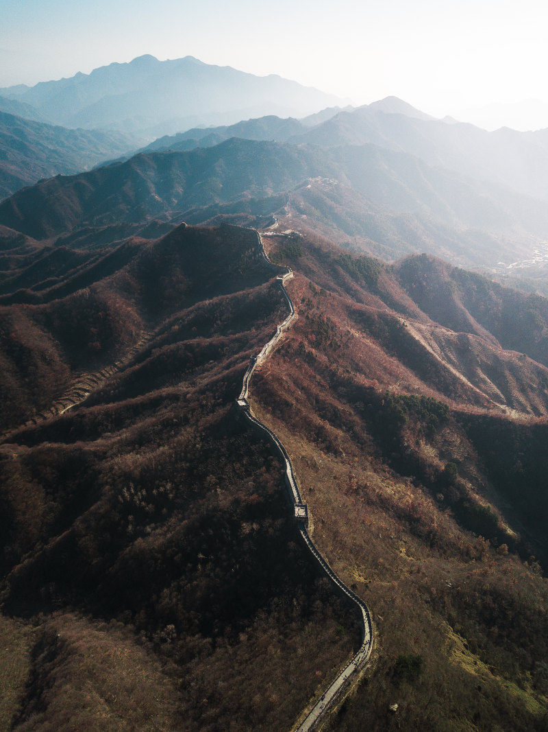 世界奇观, 中国的长城, 山|世界奇观,中国的长城,墙壁,山,山丘,思考,户外,旅行,日光,景观,长城,阳光,风景-海量高质量免版权图片素材-设计师素材-摄影图片-mitapix-美塔图像