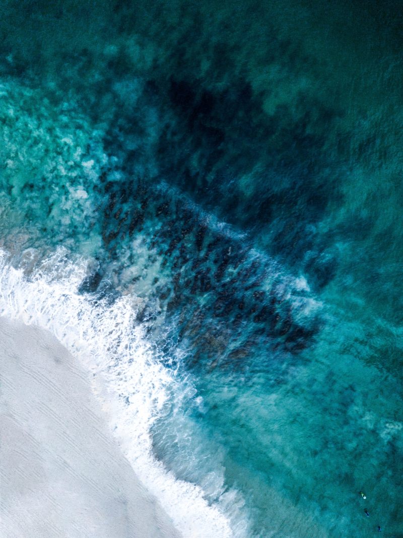 洗涤在沙滩的波浪空中摄影|岸,当代艺术,性质,抽象,抽象表现主义,无人机摄影,水,海,海洋,海滨,自然壁纸,航空摄影,艺术,鸟瞰图-海量高质量免版权图片素材-设计师素材-摄影图片-mitapix-美塔图像