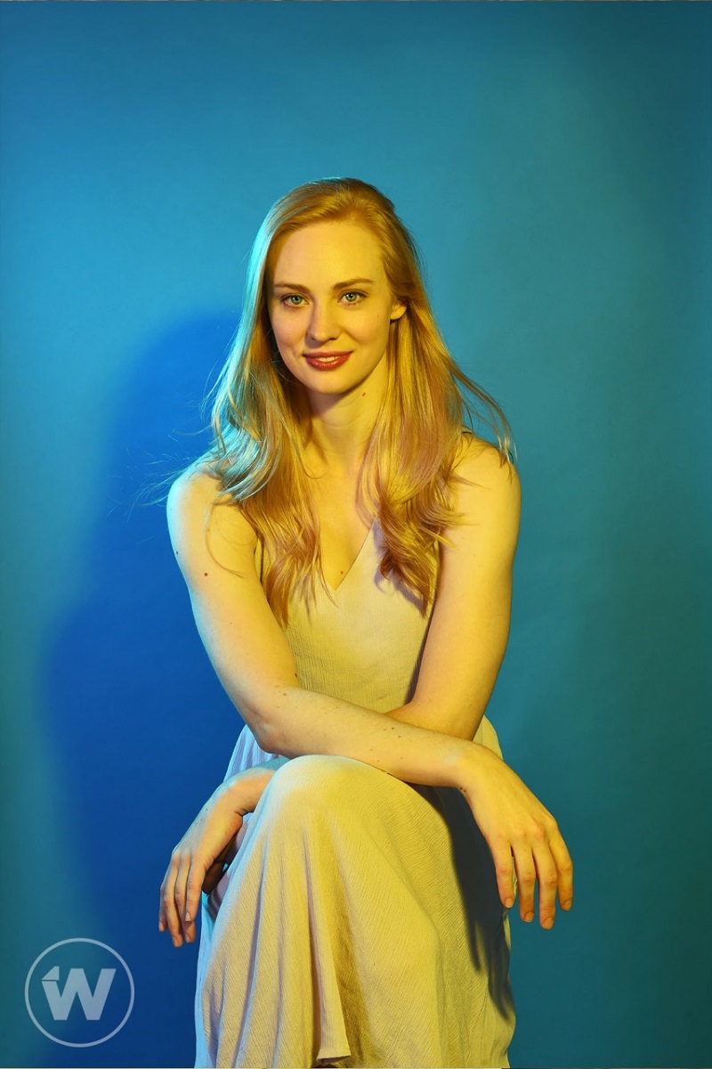 Deborah Ann Woll,妇女,女演员,坐,武器交叉,衣服,蓝色背景,壁纸/手机壁纸|Deborah Ann Woll,坐,女演员,妇女,武器交叉,蓝色背景,衣服-海量免费高质量壁纸|墙纸|手机壁纸|电脑壁纸|wallpaper|动漫|卡通|二次元|真人|风景壁纸库-美塔壁纸