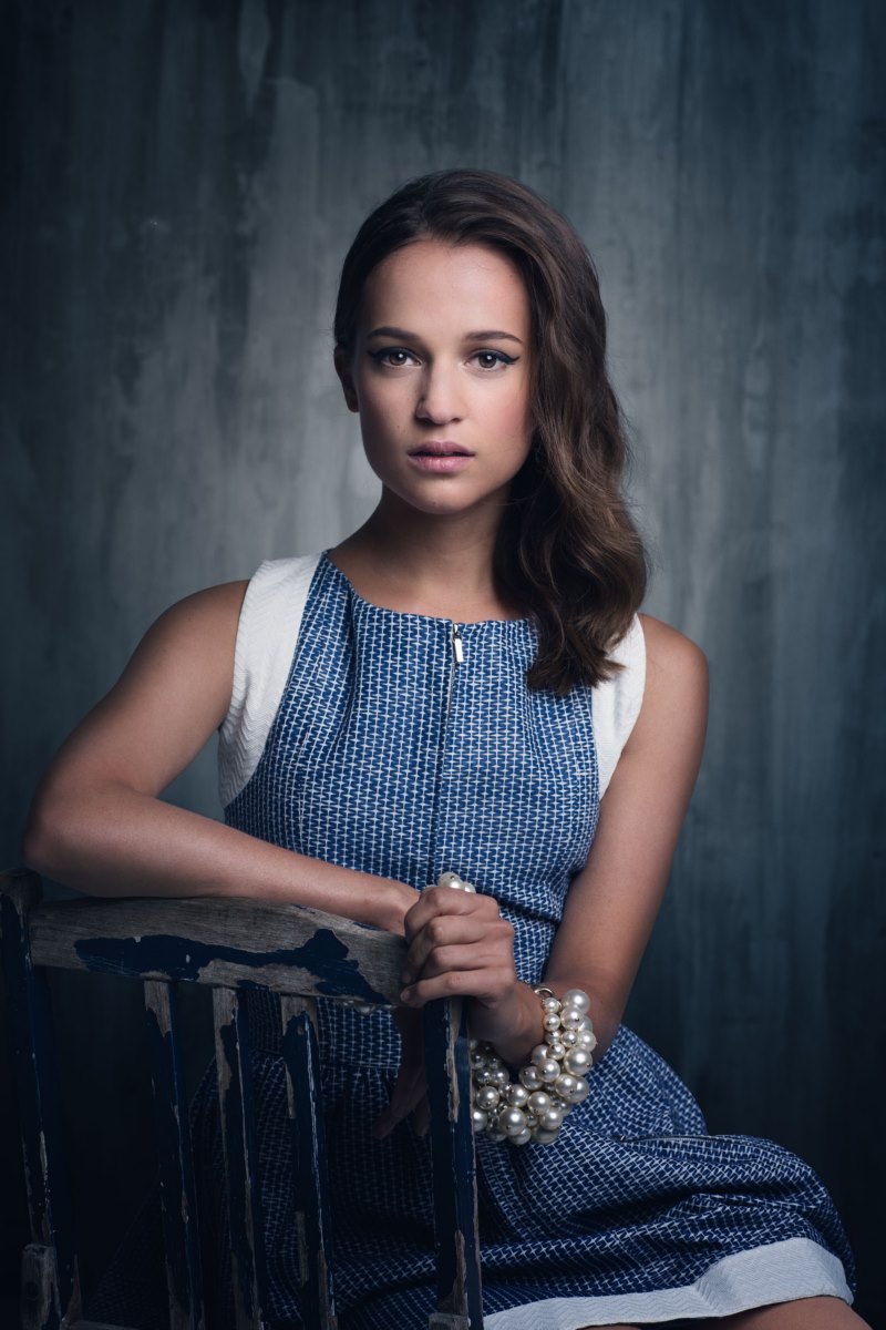 alicia Vikander,妇女,女演员,黑发,长发,瑞典女性,瑞典语,妇女在室内,室内,化妆,蓝色裙子,连衣裙,蓝色服装,工作室,壁纸/手机壁纸|alicia vikander,化妆,女演员,妇女,妇女在室内,室内,工作室,瑞典女性,瑞典语,蓝色服装,蓝色裙子,连衣裙,长发,黑发-海量免费高质量壁纸|墙纸|手机壁纸|电脑壁纸|wallpaper|动漫|卡通|二次元|真人|风景壁纸库-美塔壁纸