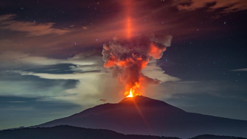 景观,自然,火山,etna,爆发,lightpillar,壁纸/手机壁纸|etna,lightpillar,景观,火山,爆发,自然-海量免费高质量壁纸|墙纸|手机壁纸|电脑壁纸|wallpaper|动漫|卡通|二次元|真人|风景壁纸库-美塔壁纸